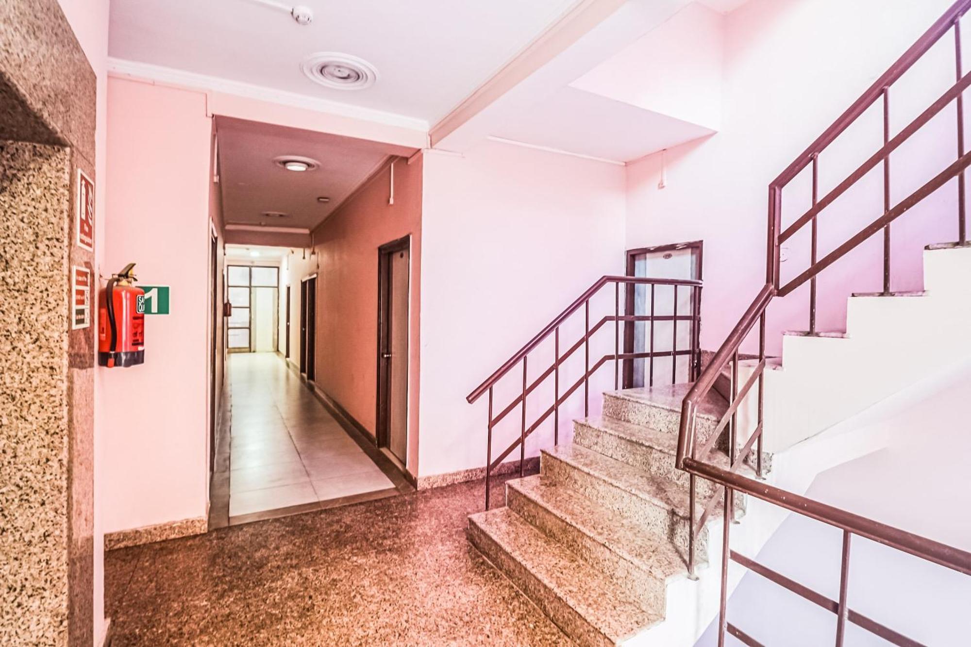 OYO 62899 Avni Residency Gurgaon Exterior foto